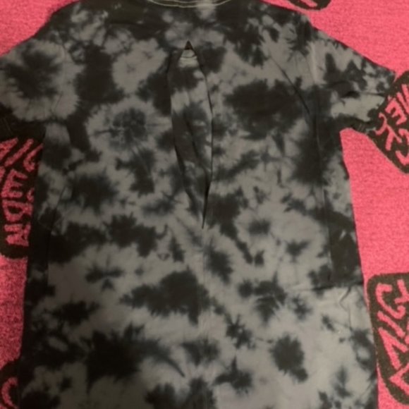 Victoria’s Secret pink tie dye T-shirts with slit in the back - Picture 2 of 5